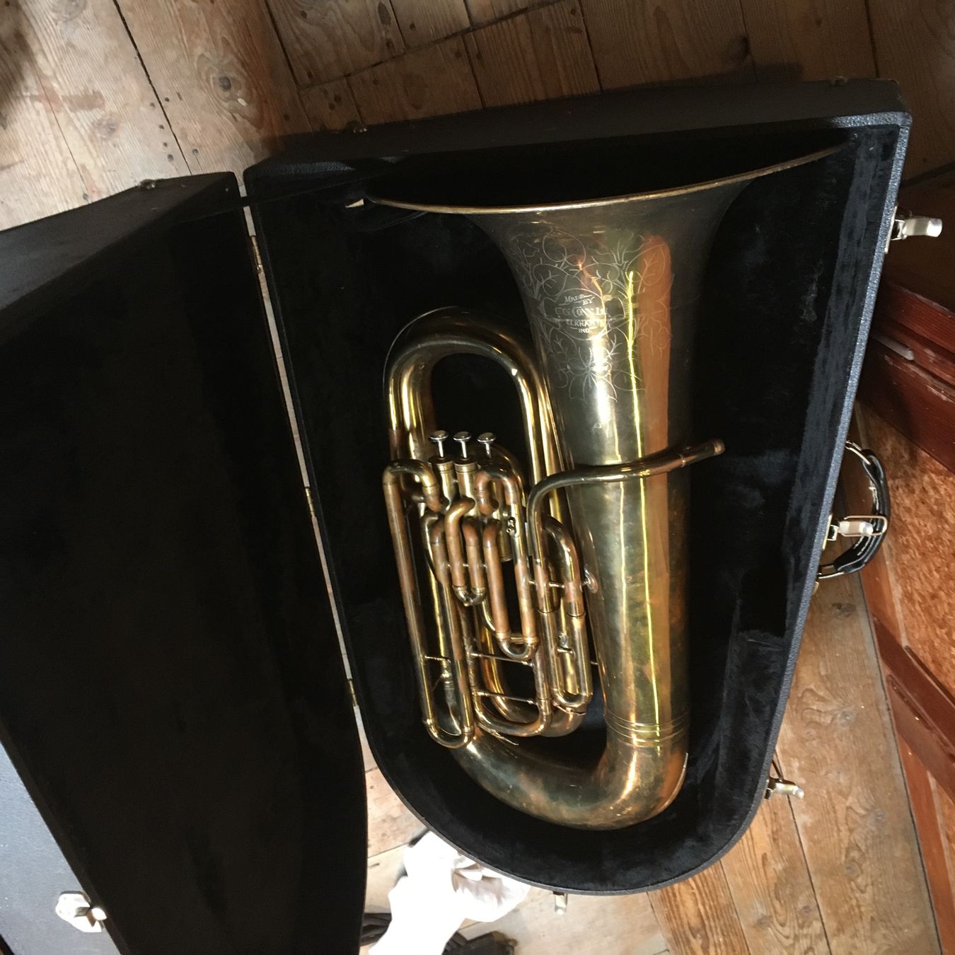 Strumenti musicali: Tuba in Eb C.G. Conn, 4 Ventil – Usato da Aarau venduto da Drehherz 2