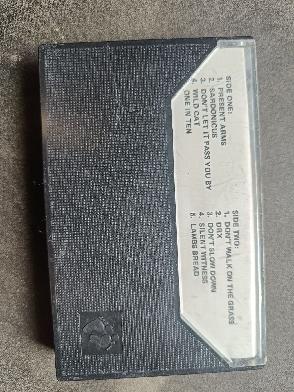 Musicassette: Cassette audio UB40 "Present Arms" – Usato da Herdern venduto da lau_kx2b 1