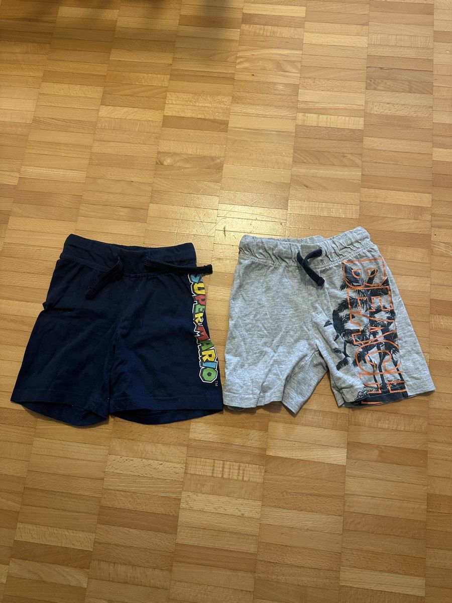Lotti & Set di vestiti: Kurze Hosen 98 – Usato da Baden venduto da Josefine7
