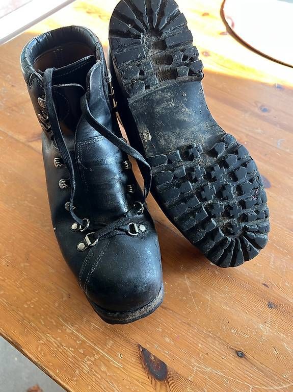 Chaussures hommes: Scarponi esercito svizzero – D'occasion à Malvaglia par ale_7myv