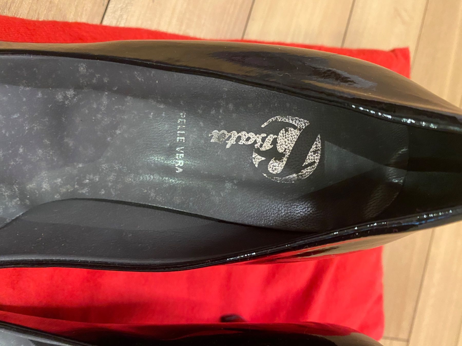 Scarpe da donna: Vendo scarpa nuova mai usate – Nuovo (secondo la descrizione) da Bre sopra Lugano venduto da Carolina-JM 5