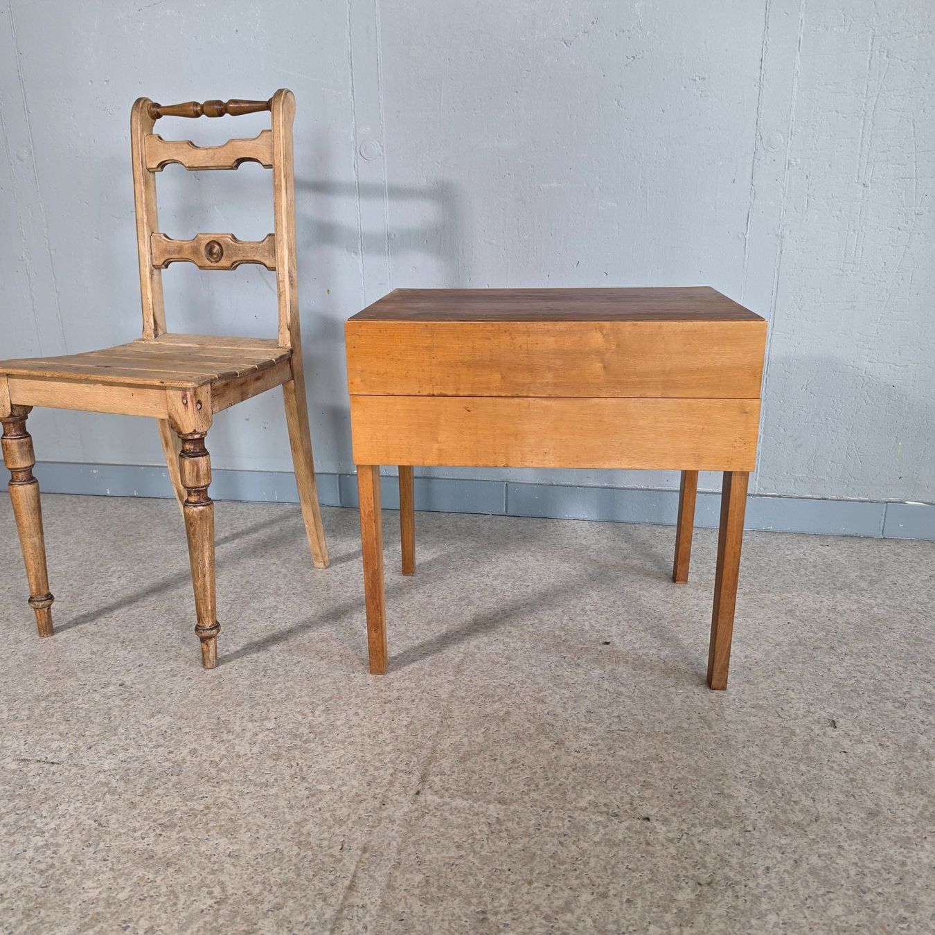 Kommoden: 1 x 1960 Night-Stand, Kommode Nachttisch Schubladenkommode – Gebraucht aus Nottwil von Wondewa-Shop 4