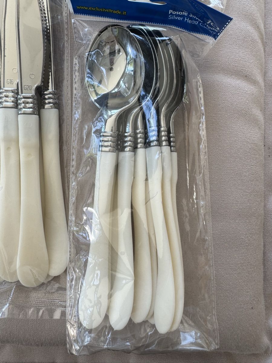 Set di posate: Besteck Sets mit elfenbeinfarbenen Griff neu. – Nuovo e nell'imballaggio originale da Zürich venduto da Flo021000 2