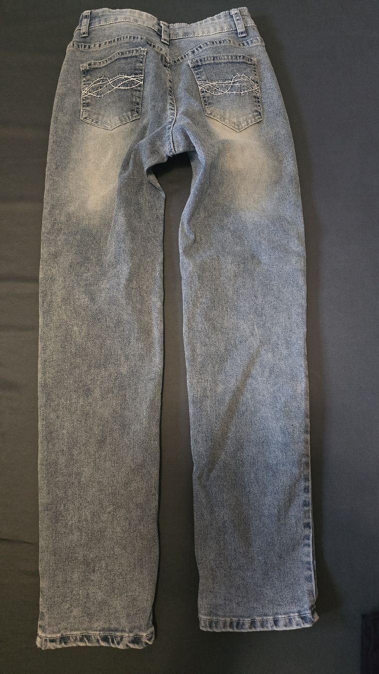 Jeans: pantalon S neuf – Nuovo (secondo la descrizione) da Estavayer-Le-Lac venduto da zazadavidson