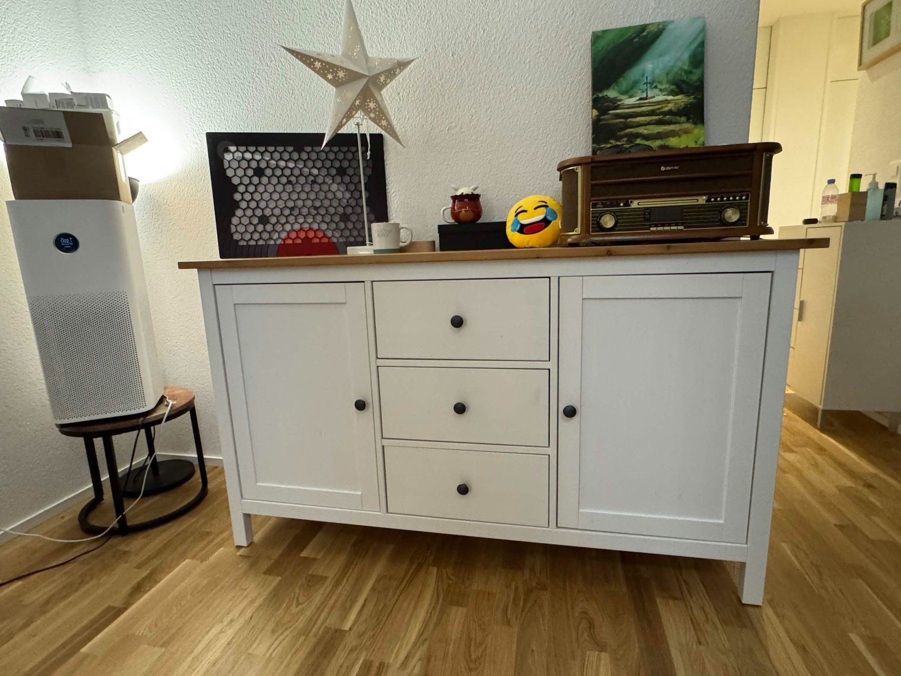 Commodes: HEMNES Sideboard, weiss gebeizt/hellbraun – D'occasion à Kerzers par Beri.i 3
