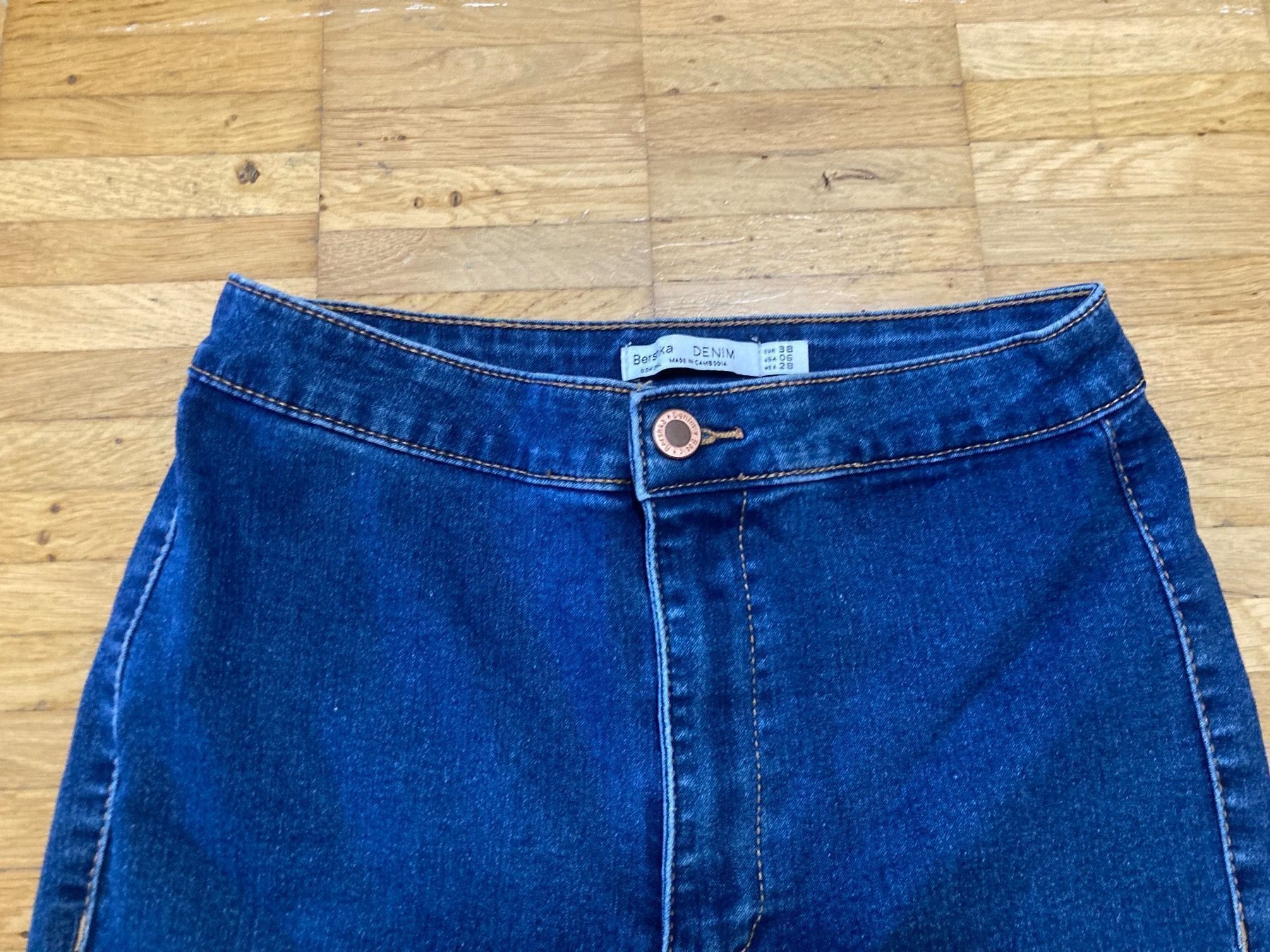 Jeans: Blaue Jeggings Gr. 38 – Usato da Thun venduto da Vans_98 2
