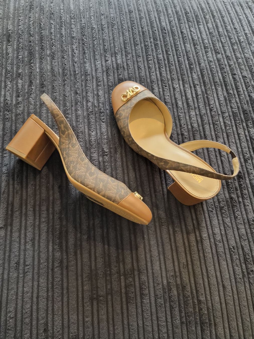 Michael Kors Scarpe da donna: Michael Kors Pumps – Nuovo (secondo la descrizione) da Volketswil venduto da SecondHanderia 2