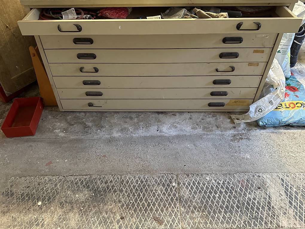 Schränke: alter Architektenschrank – Gebraucht aus Interlaken von pat_9tp8 1