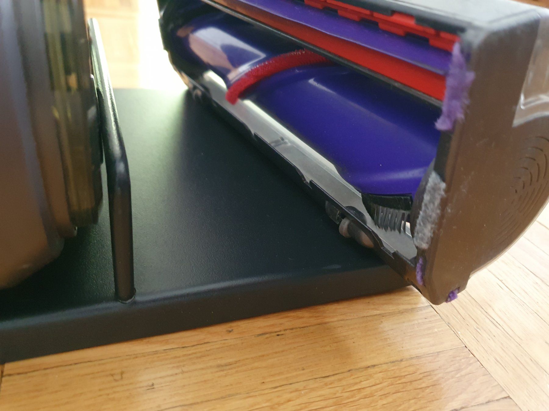 Dyson Aspirapolveri & Accessori: Dyson V10 avec stations de rangement – Usato da Prilly venduto da RoDyRe 9