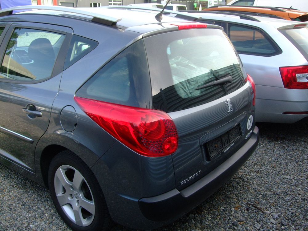 Peugeot Automobili: PEUGEOT 207 SW 1.4i 16 V KOMBI MIT MFK ALLES LESEN ! – Usato da Schachen b. Reute venduto da Dzestar 3