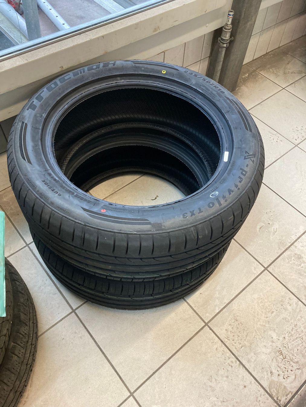Pneumatici & Ruote complete: 245/50R18 Sommerpneu – Nuovo e nell'imballaggio originale da Cham venduto da WB2223