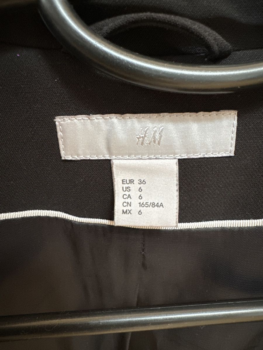 H&M Giacche: Schwarzer Blazer Grösse 36 von H&M – Usato da Raron venduto da cathy123 2