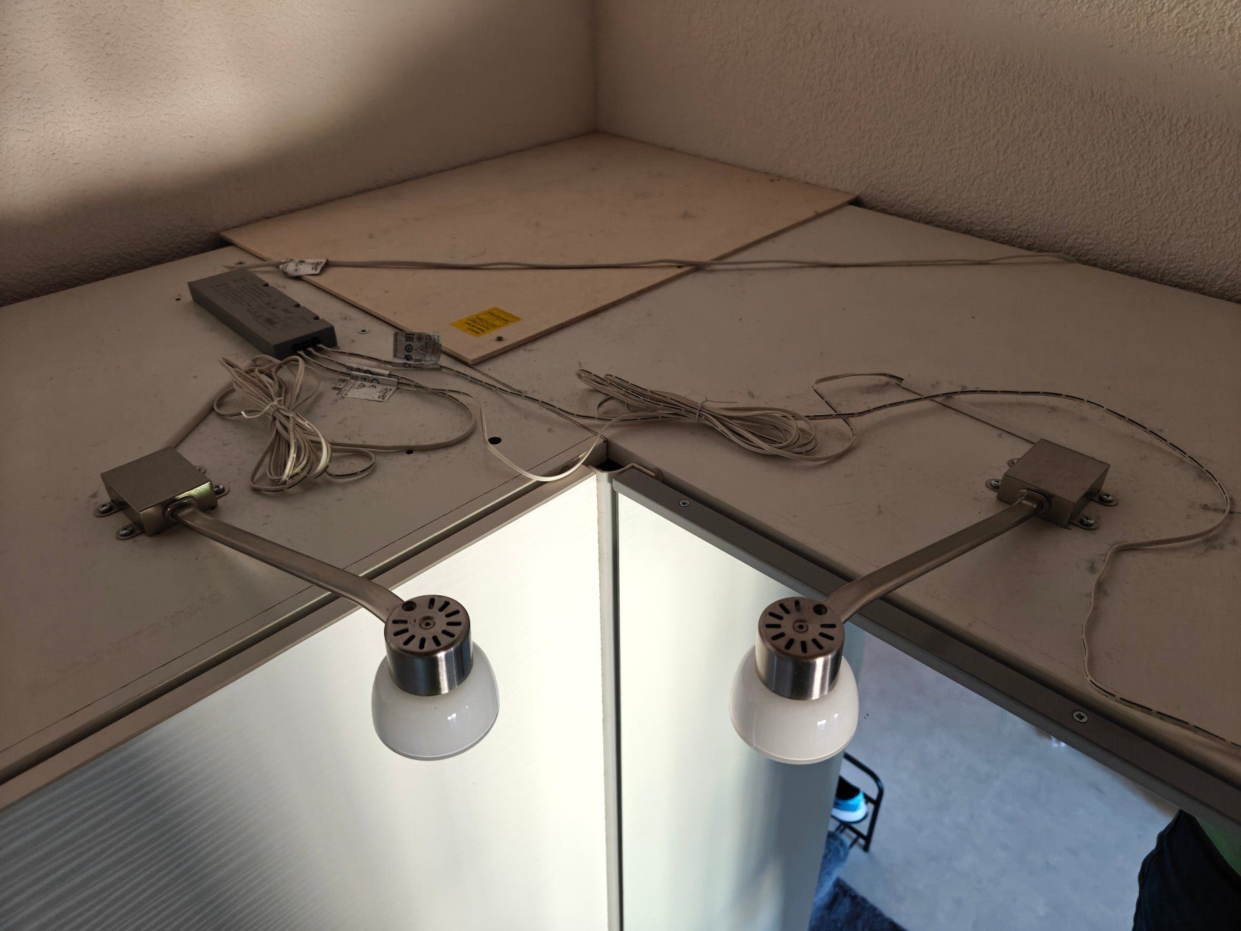 Ikea Schränke: Geräumiger Kleiderschrank – Gebraucht aus Bilten von And12 8