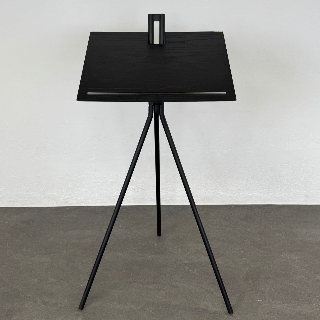 Classicon Scrivanie: ClassiCon Notos Standing Desk – Usato da Schönenwerd venduto da mcofficeshop 1