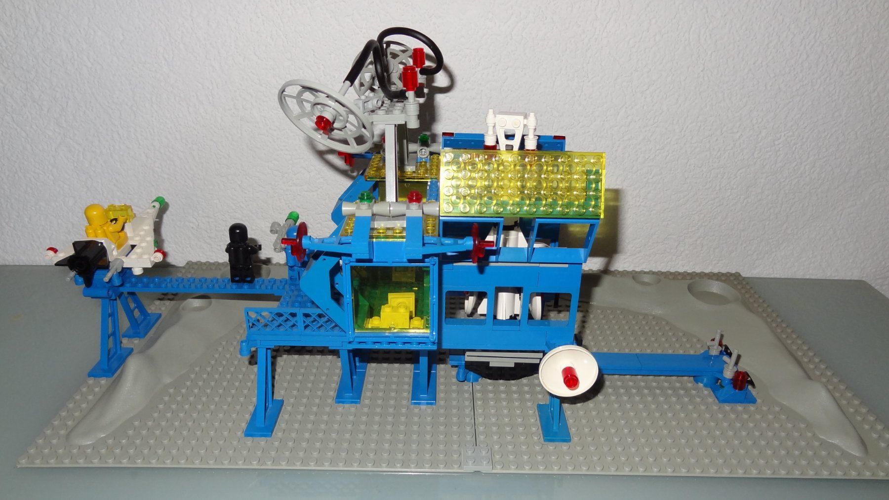 Lego Spielzeuge: Lego 6971 Intergalaktische Kommandobasis von 1984 – Gebraucht aus Winterthur von Blueedition 2