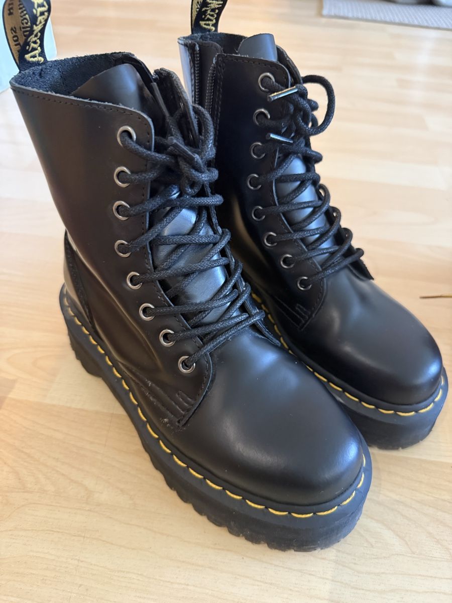 Damenschuhe: Dr Martens Plateau Schnürschuh – Neu (gemäss Beschreibung) aus Zermatt von Lisboa30 2
