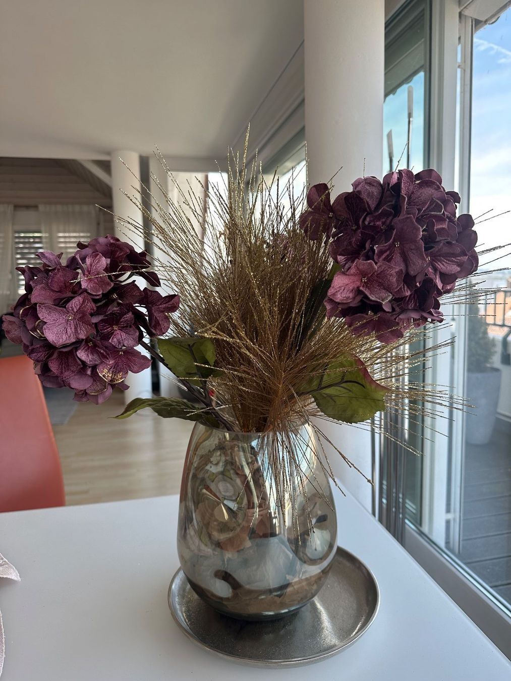 Vasi & Recipienti: Schöne Vase mit Blumen und Ständer – Usato da Altendorf venduto da privateclient
