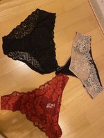 Drei Damen Slips mit Spitze in verschiedenen Farben Set