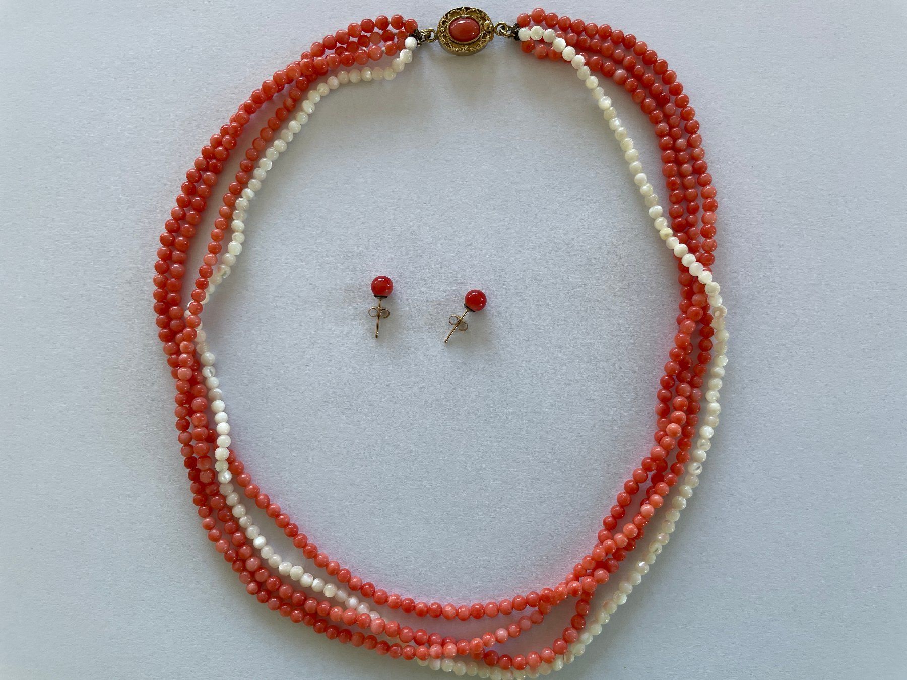 Colliers: Korallenschmuck – D'occasion à Oberlunkhofen par alskdj