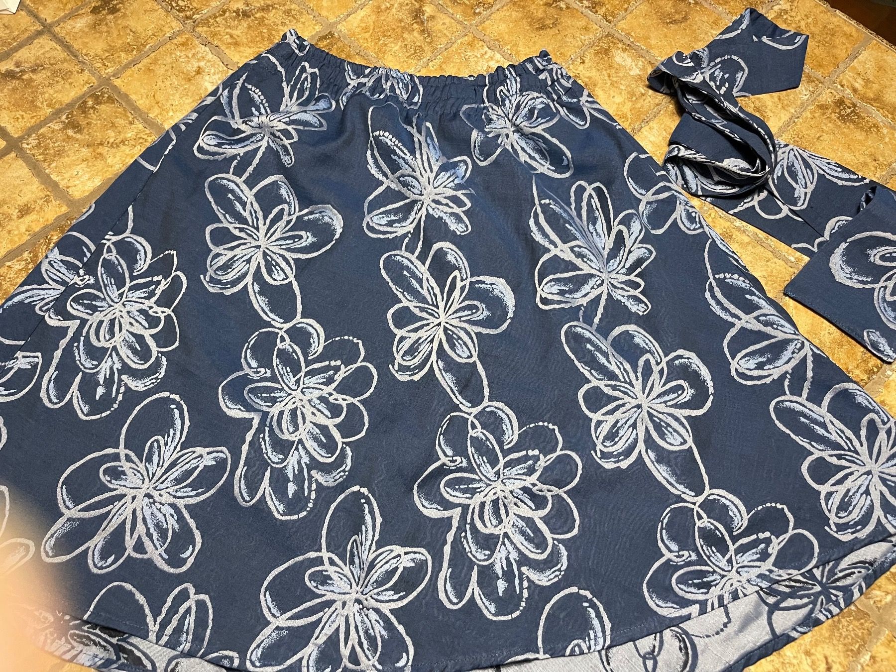 Guess Gonne: Guess gonna di lino con cottone – Nuovo (secondo la descrizione) da Gordevio venduto da LanaZimm 7