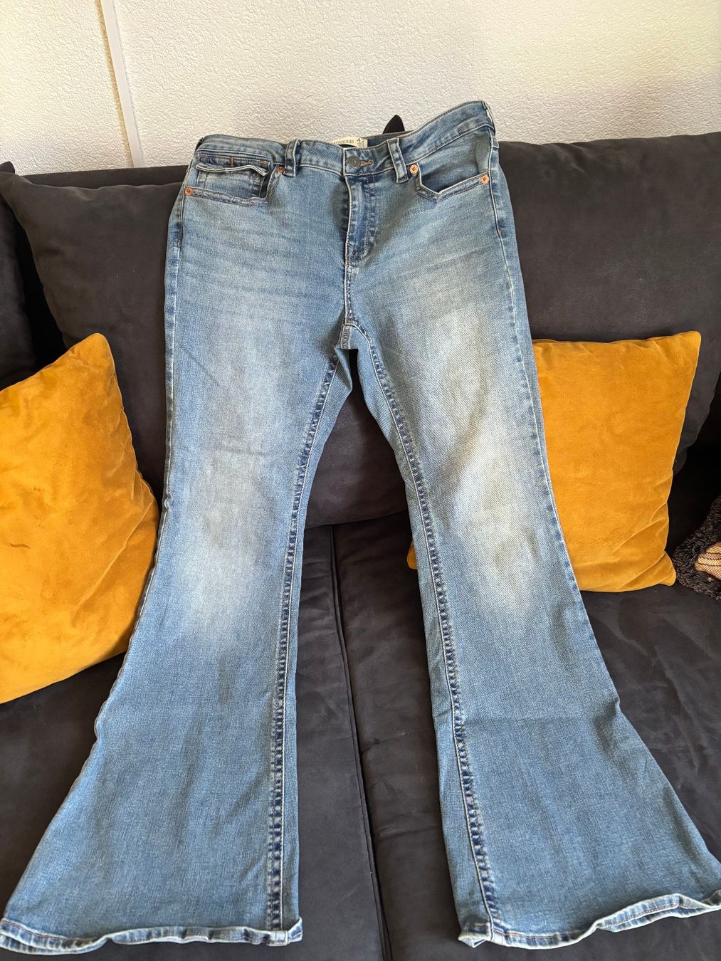 Stradivarius Jeans: STRADIVARIUS Jeans neuwertig – Nuovo (secondo la descrizione) da Merishausen venduto da yourdream