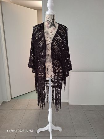 Chic cream black crochet fringed kimono, Size Small