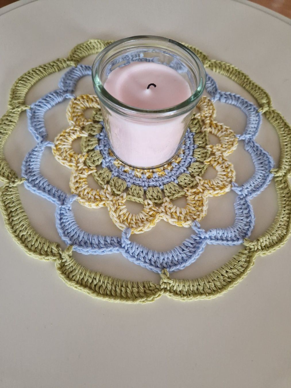Alle Dekorationen: Handgemachtes Mandala, Doily, Untersetzer, Deko – Neu (gemäss Beschreibung) aus Neuhausen am Rheinfall von Alchimista