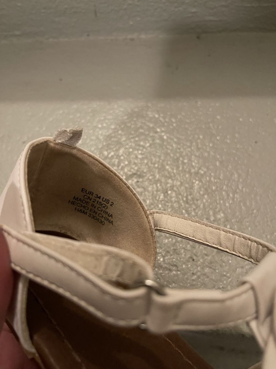 Scarpe per ragazzi: Weisse Sandale, Gr. 34, Mädchen, Sommer, Blumen – Usato da Auw venduto da chr_vcc8 2