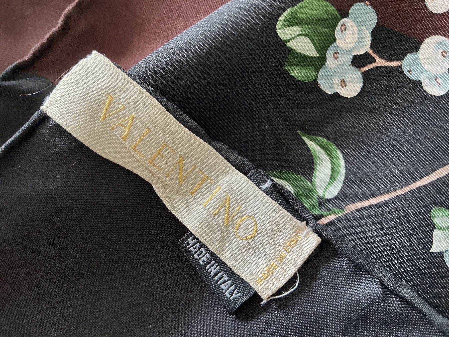 Valentino Foulards & écharpes: Seidentuch Valentino – D'occasion à Wettingen par Andres54 4