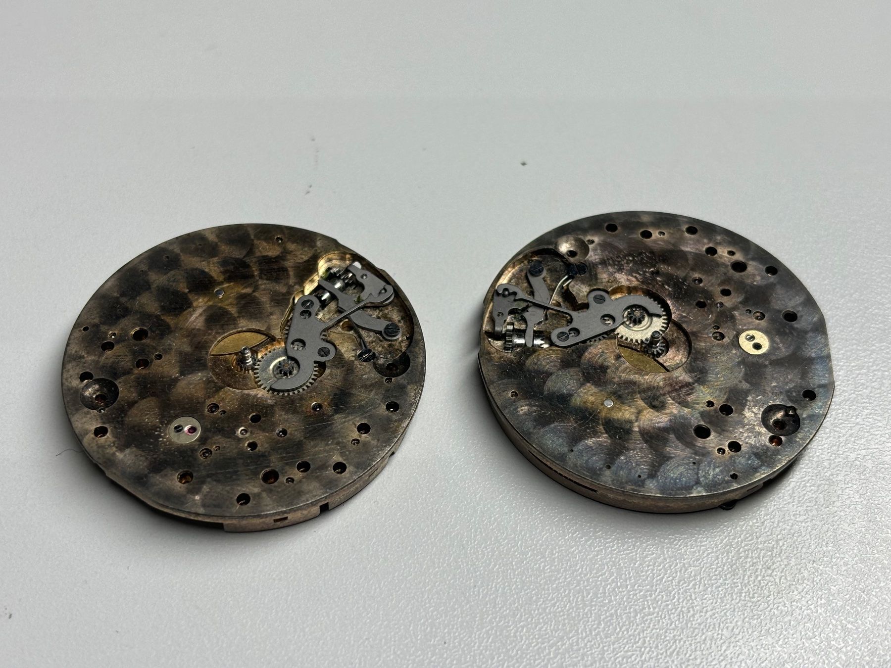 Mido Orologi: 2 seltene Mido Uhrenwerke Vintage – Usato da Oberdorf BL venduto da piano29mar 3