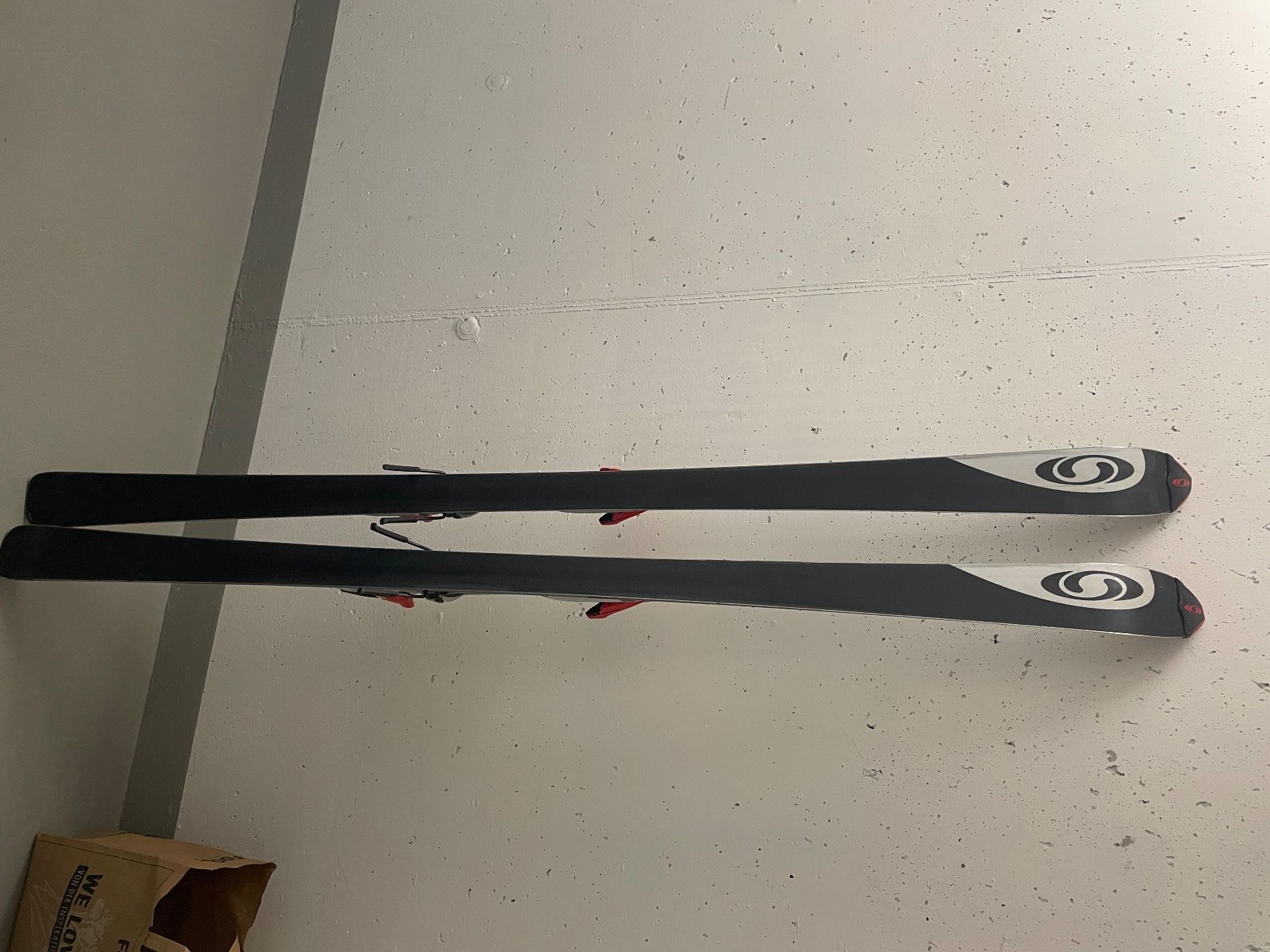 Salomon Sci: Salomon skis with bindings 184cm – Usato da Männedorf venduto da iza04 8