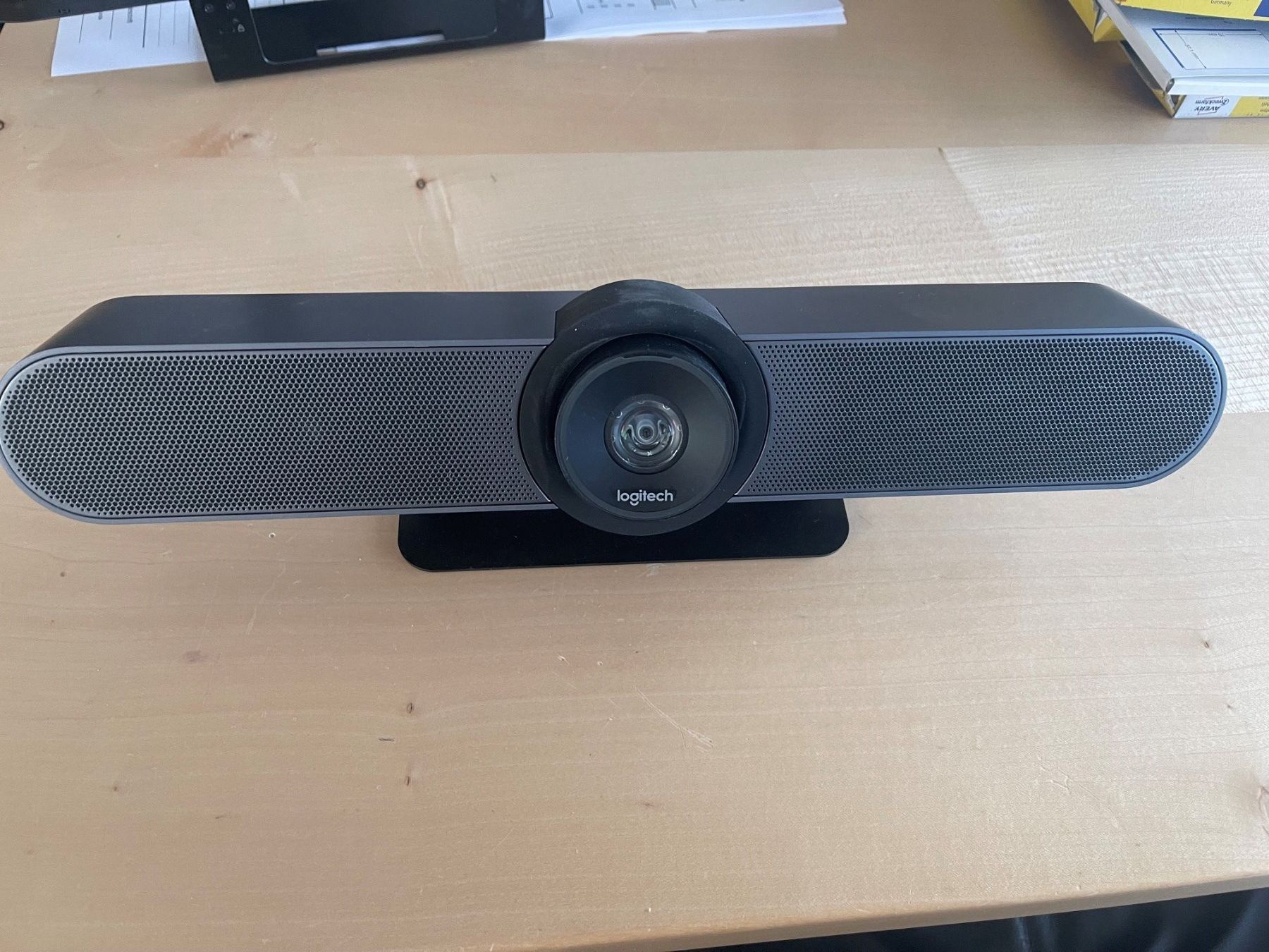 Logitech Webcam: Logitech MeetUp Konferenzkamera - Ohne Netzteil – Usato da Wängi venduto da Bmo
