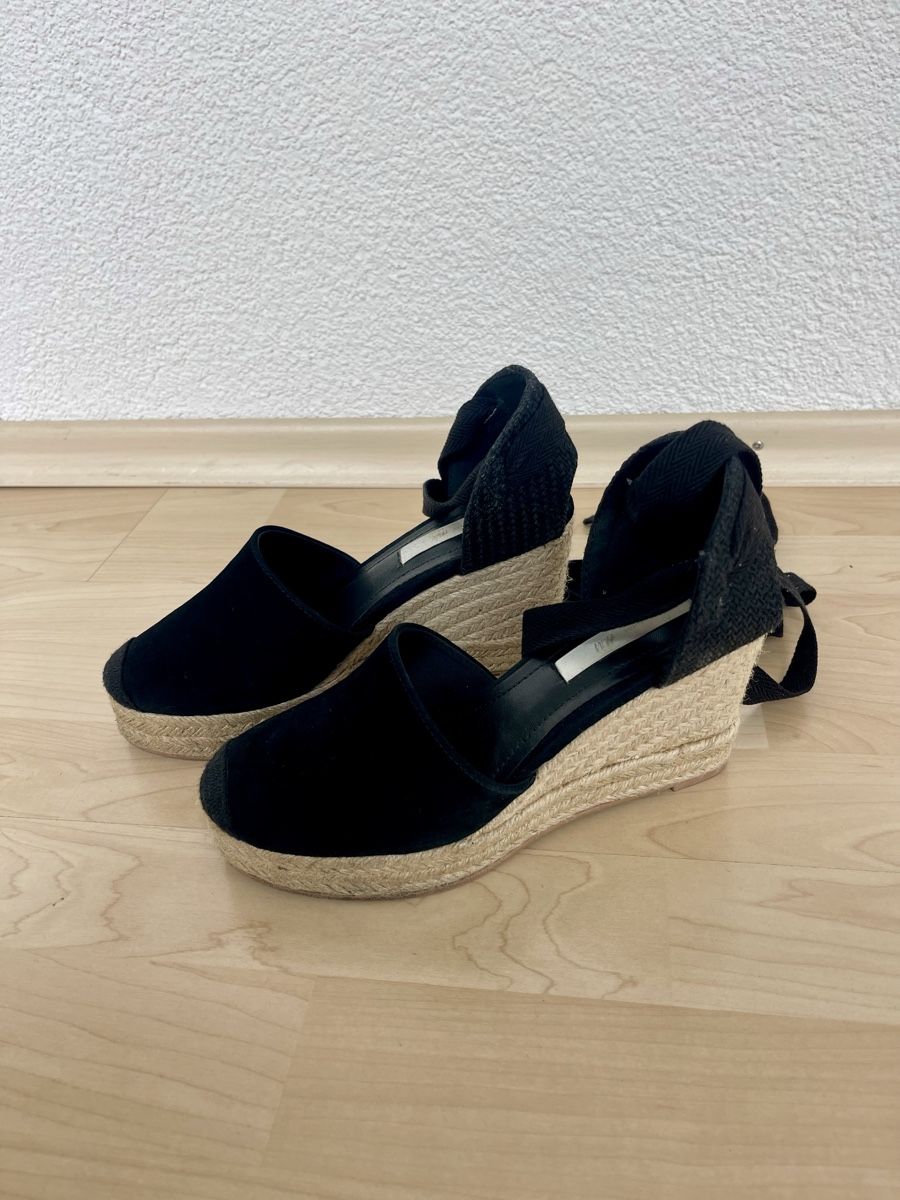 H&M Scarpe da donna: Espadrilles Gr. 37 schwarz - Velour Leder H&M – Usato da Schindellegi venduto da chribella 4