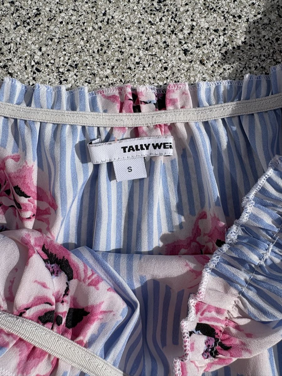 Tally Weijl Camicette, T-shirt & Top: Haut Tally Weijl rayé à fleurs – Usato da Ovronnaz venduto da Justine96 3