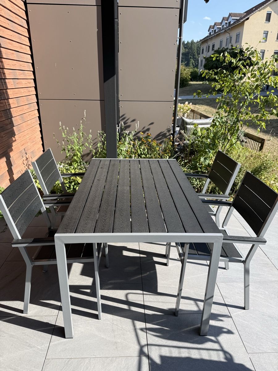 Tischset: Gartentisch inkl. 4 Stühlen – Gebraucht aus Köniz von sel_qf77 1