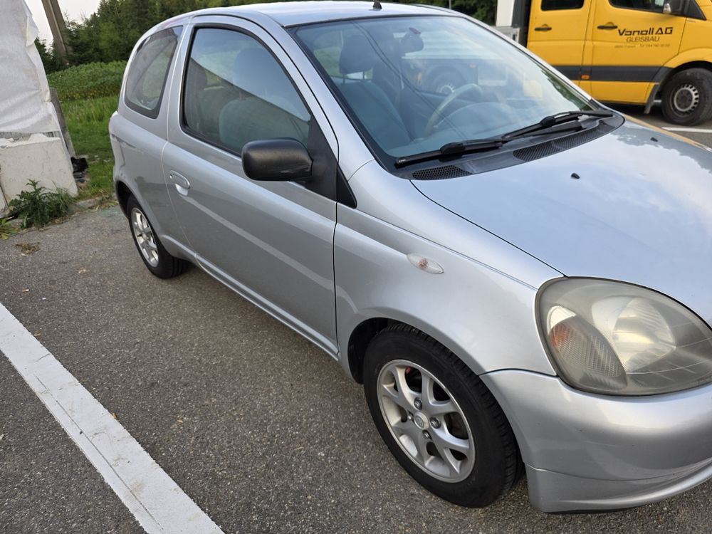 Toyota Automobili: Toyota Yaris 1.3 – Usato da Zürich venduto da F.lg1 4