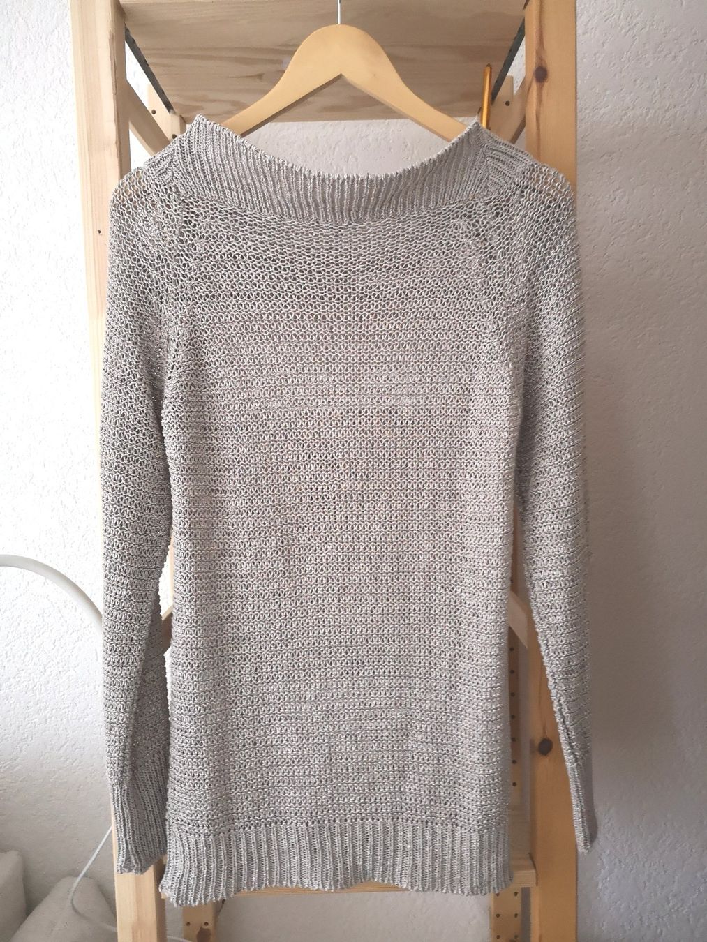 Maglioni & Felpe: 3SUISSES Eleganter Pulli Silberoptik Gr. 36/38 – Usato da Münsingen venduto da Nik_und_Kat 2