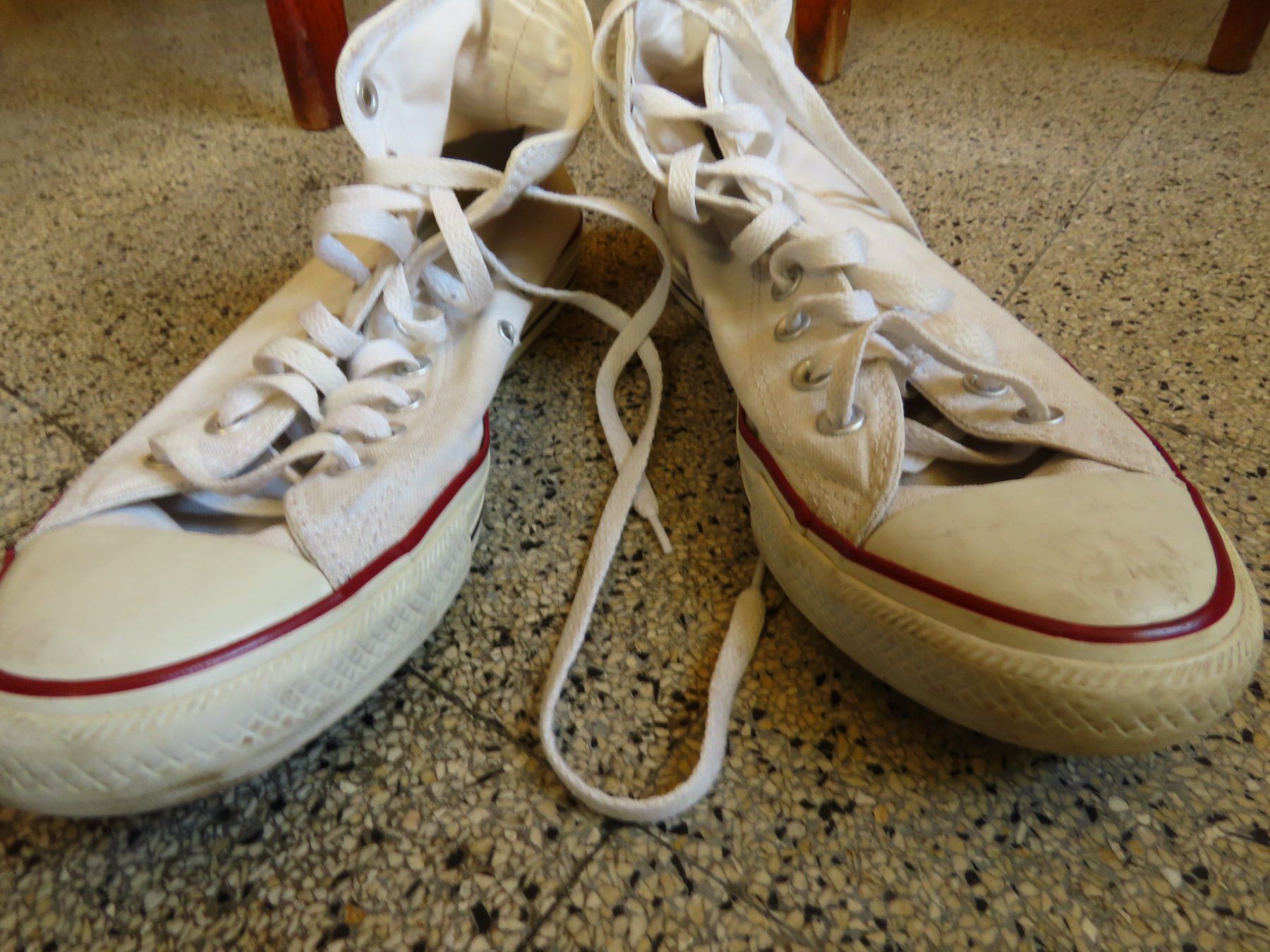 Converse Scarpe da uomo: Converse All Star blanches 42 comme neuves – Usato da Carouge GE venduto da lorelore1964 2