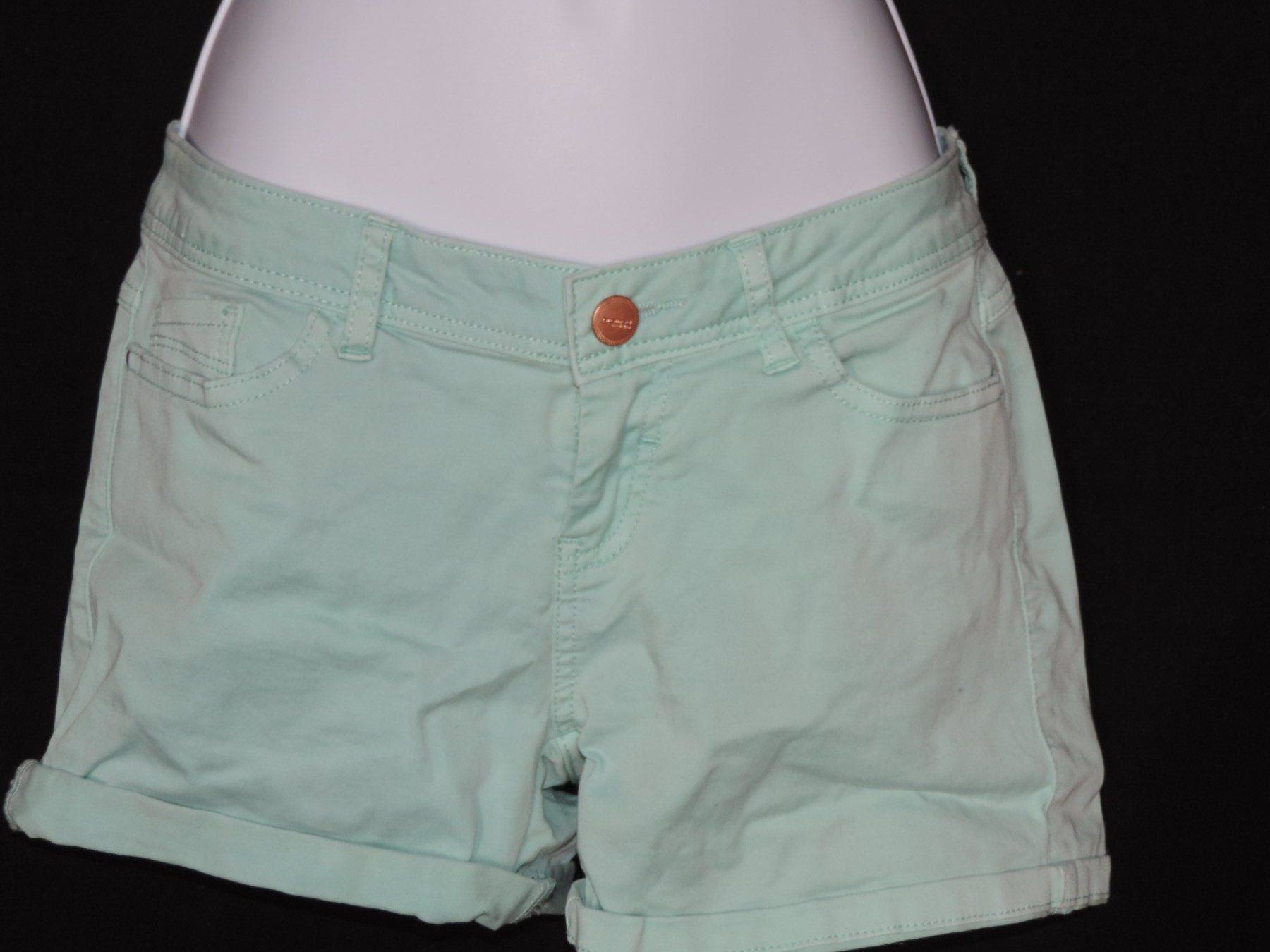 Pantalons: short bleu turquoise – D'occasion à Genève par Axelle333 1