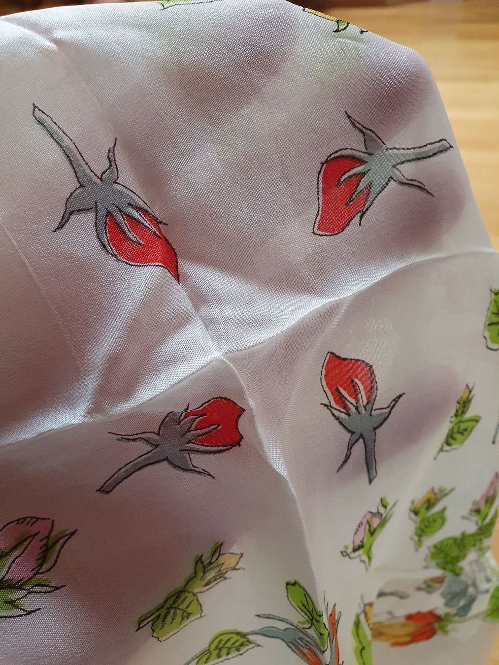 Foulard & Sciarpe: Foulard aus Naturseide – Usato da Ferden venduto da jemyce 2