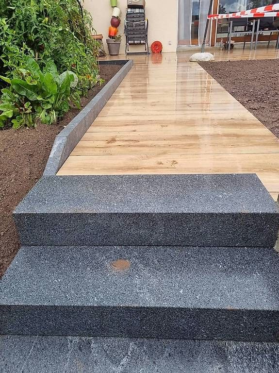 Pietre & tegole: bordures en granit gris anthracite – Usato da Corsier-sur-Vevey venduto da hel_lvr5