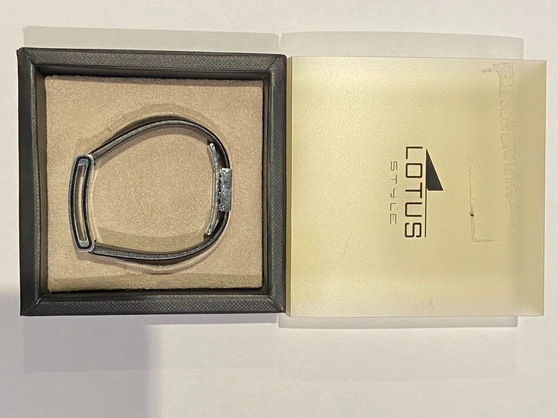 Altri gioielli: Bracelet et collier marques Lotus Style – Usato da La Chaux-de-Fonds venduto da Rousseau-65 6