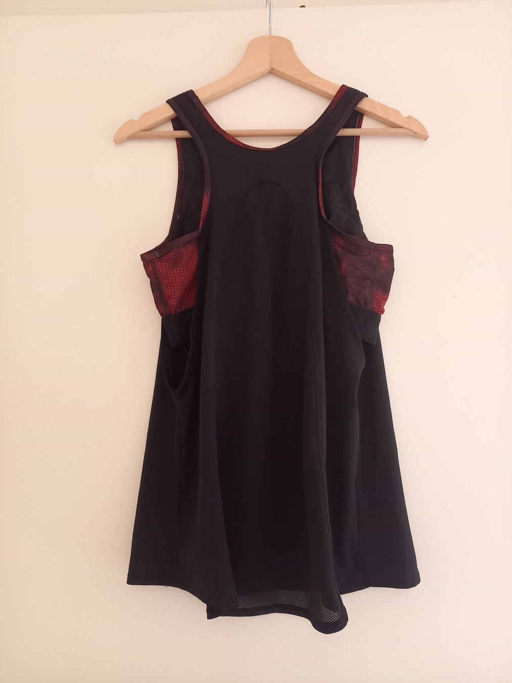 Decathlon Tops: Débardeur de sport – Gebraucht aus Courtelary von ana_nt6s 1