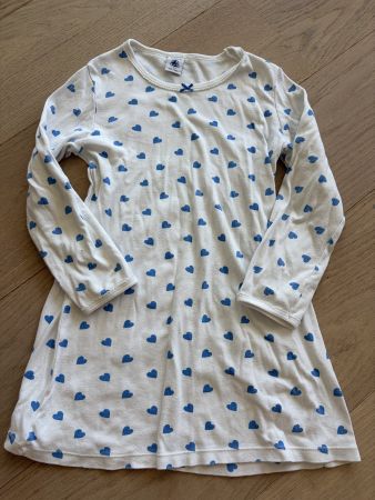 Petit Bateau Nachthemd Herzen Gr. 116 / 6 Jahre