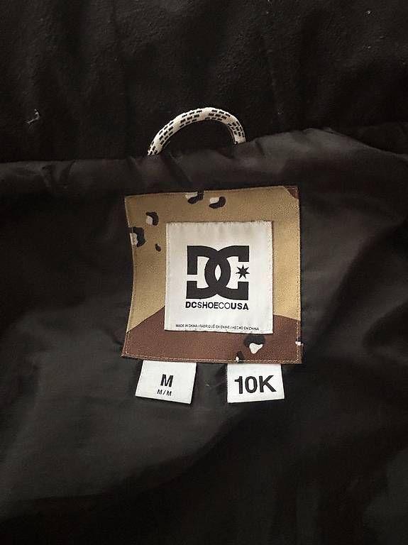 Giacche & Cappotti: Veste de ski DC avec capuche, taille M ou 10 – Usato da PENTHALAZ venduto da Sbe3 2