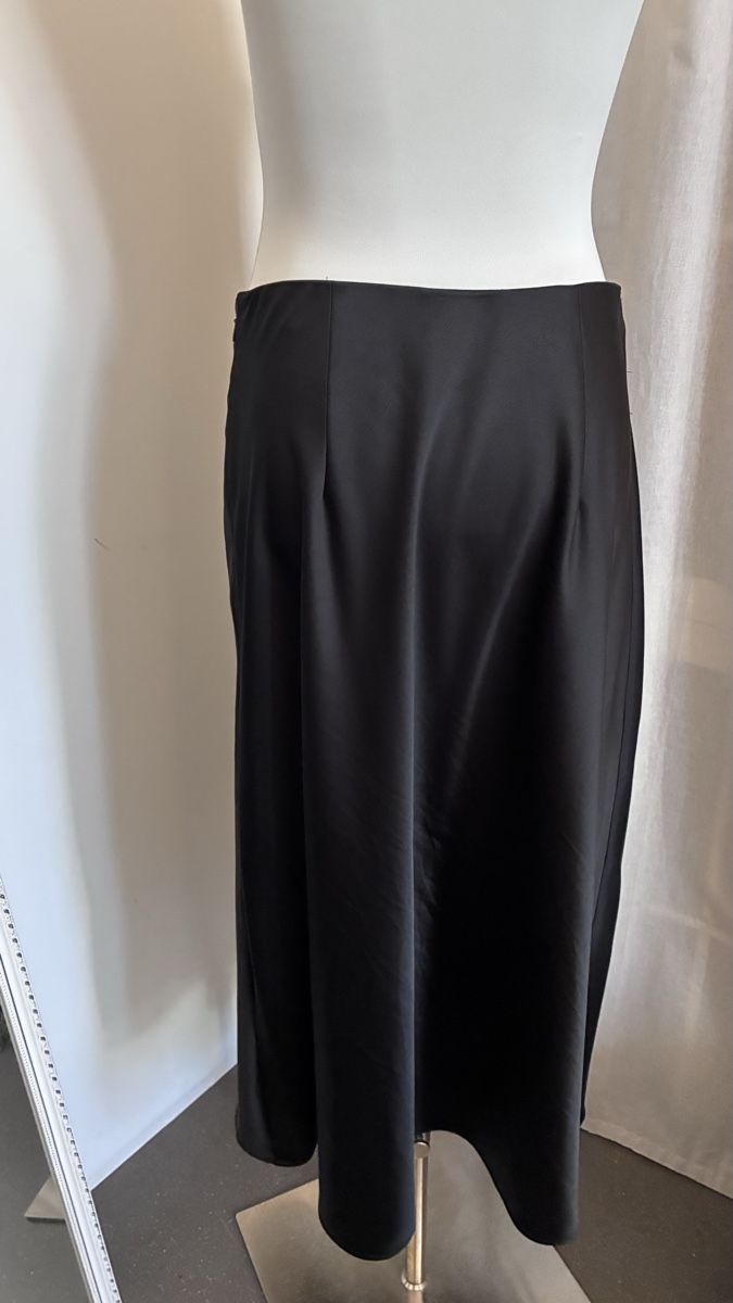 Jupes: Rock schwarz Grösse M/L neuwertig – Neuf (Voir description) à Bäretswil par Viechel 2