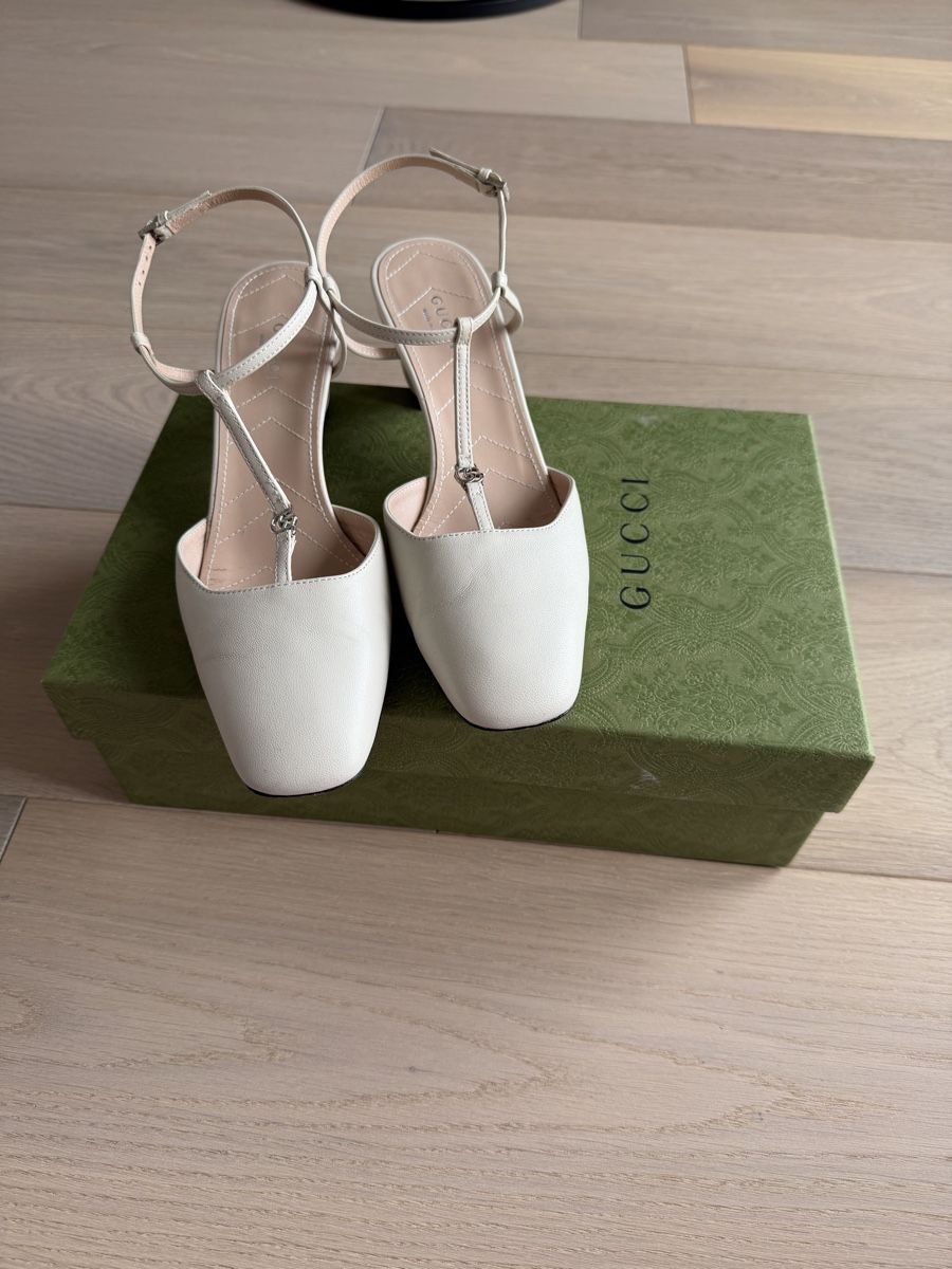 Gucci Damenschuhe: Gucci Sandalen – Gebraucht aus Erlenbach ZH von mpsy