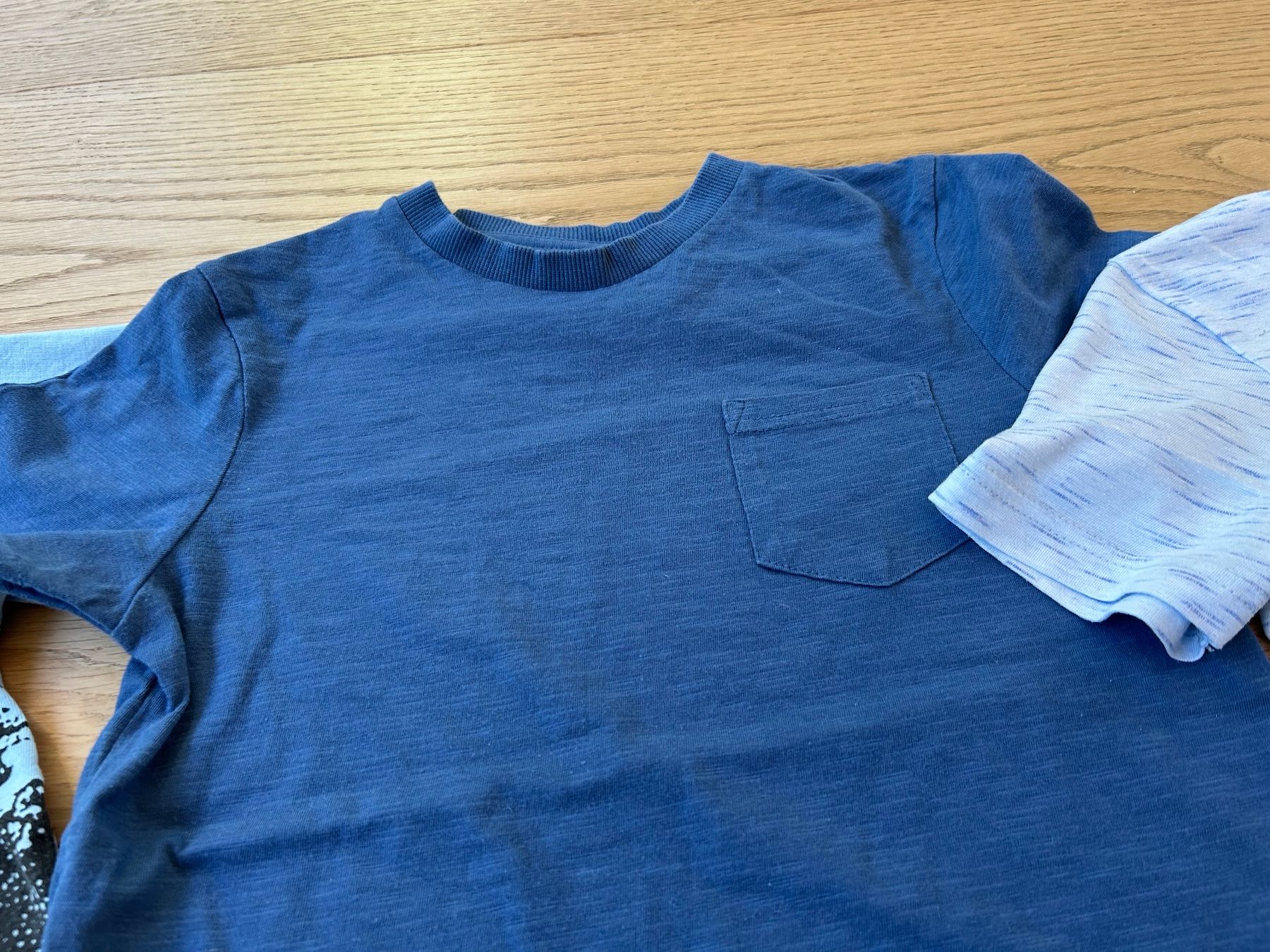 Camicie, T-shirt & Polo: T- Shirts Gr. 122/128 – Usato da Rothrist venduto da szc_9dg5 3