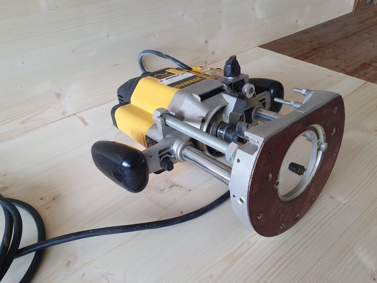 Toutes les machines: Oberfräse Dewalt – D'occasion à Vordemwald par andigu 2