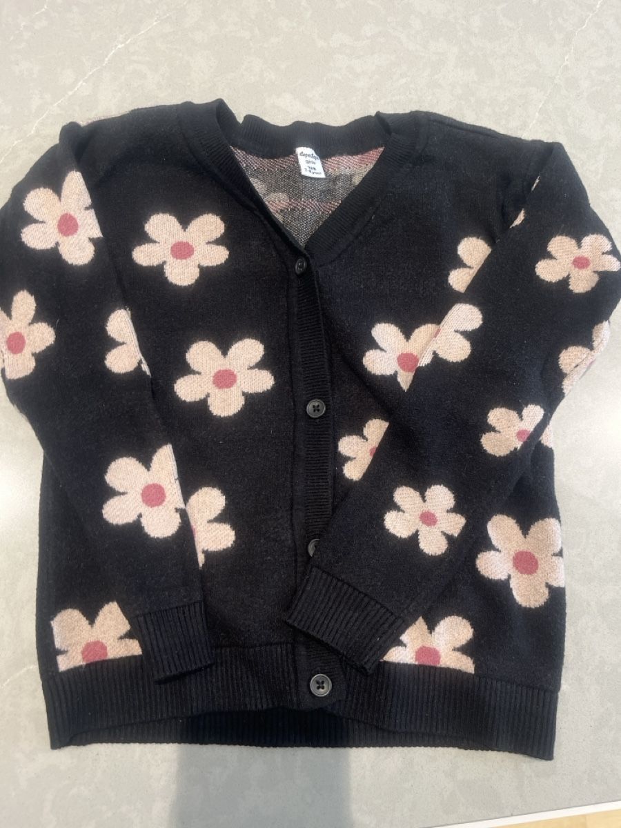 Maglioni & Felpe: Strickjacke 128 – Usato da Münchwilen TG venduto da Kaira0811